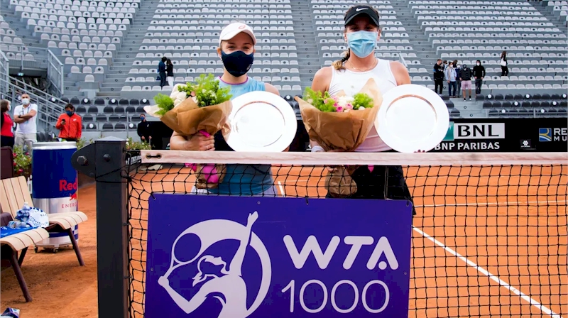 Giuliana Olmos (esquerda) e Sharon Fichman (divulgação WTA Tennis)