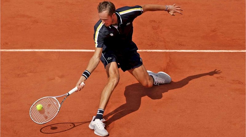 Medvedev continua avançando em Roland Garros - tenis.com.br